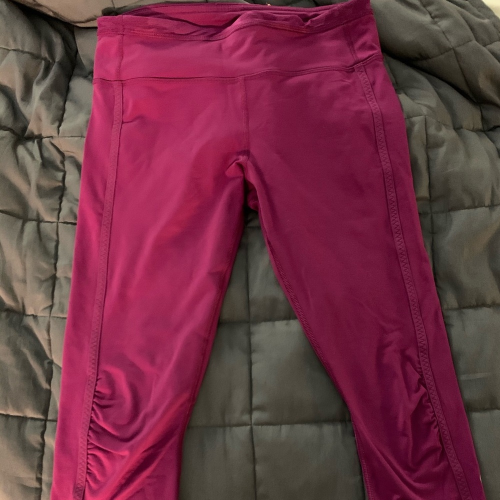 Lululemon Run/Workout Crops, 6, Magenta